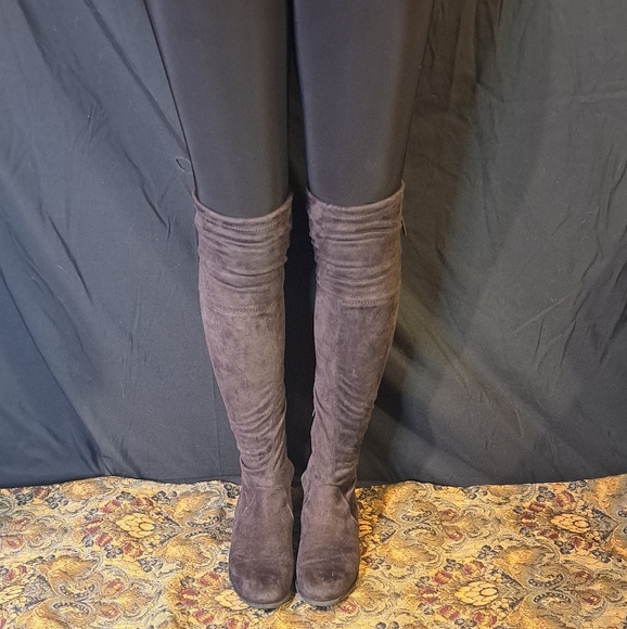 Boots - Picture 2 of 6